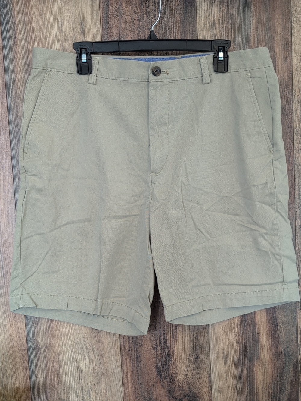 Amazon Essentials Men's Flat Front Khaki Shorts 36            688A